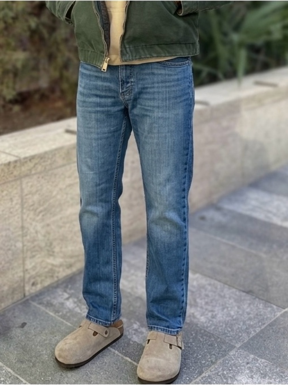 Carhartt Mid-Wash Relaxed Fit Straight Leg Jeans 30x30